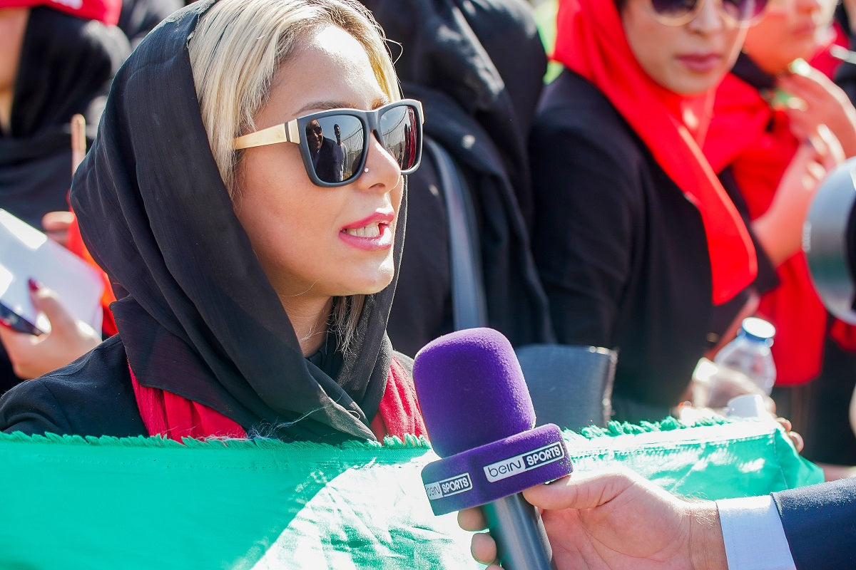 Why Journalists and Reporters Should Use Language Translator Devices